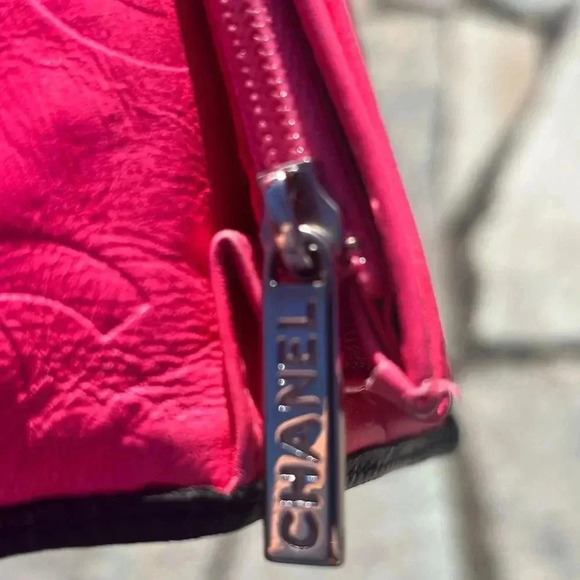 “CHANNEL” 💯 Authentic Combon line Lambskin long bifold wallet comes with card - Picture 9 of 13